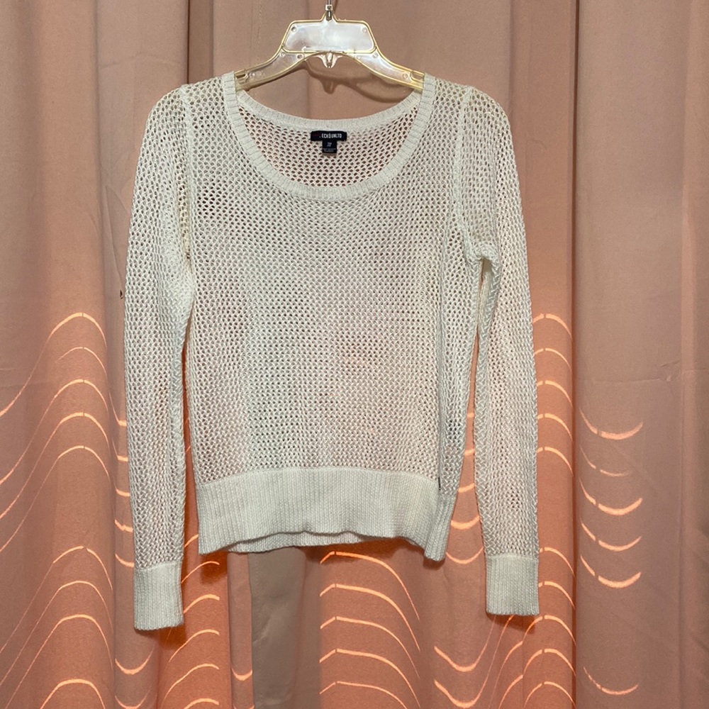 white long sleeve shirt